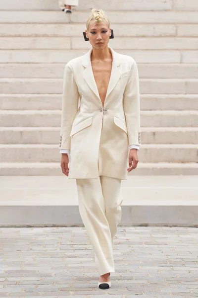 Look 23